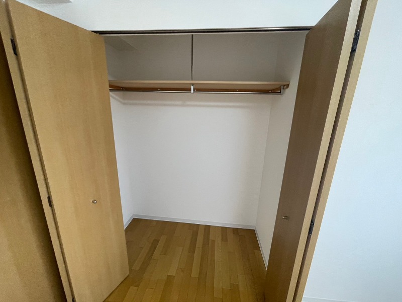 収納　寝室の収納です。部屋がすっきり片付きます。