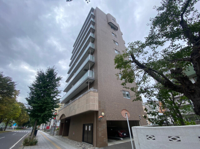 建物外観　札幌市中央区大通西「ハイムエルデＺＷ」