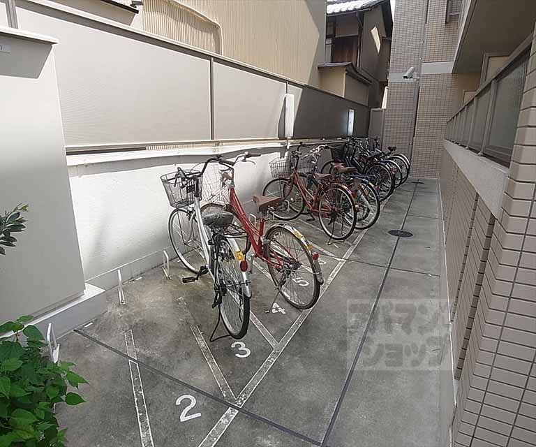 その他共有部分　駐輪場は自転車１台のみ