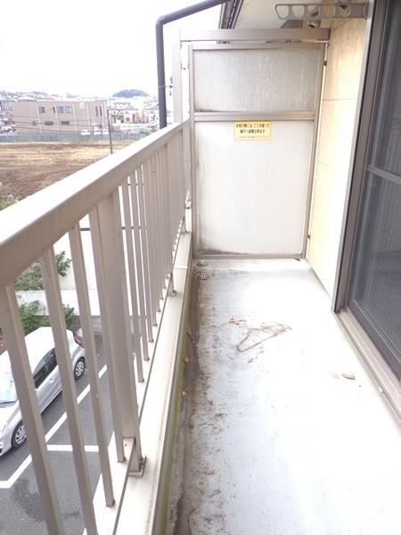 バルコニー　同じタイプの部屋の写真です。