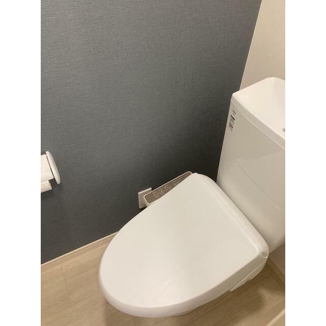 トイレ　温水洗浄便座。