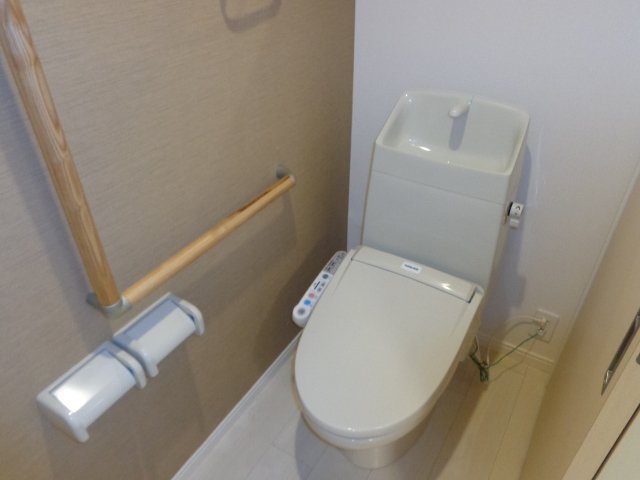 トイレ　シャワー付トイレ