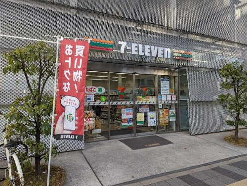 コンビニ　セブンイレブン 墨田亀沢3丁目店（コンビニ）まで68m