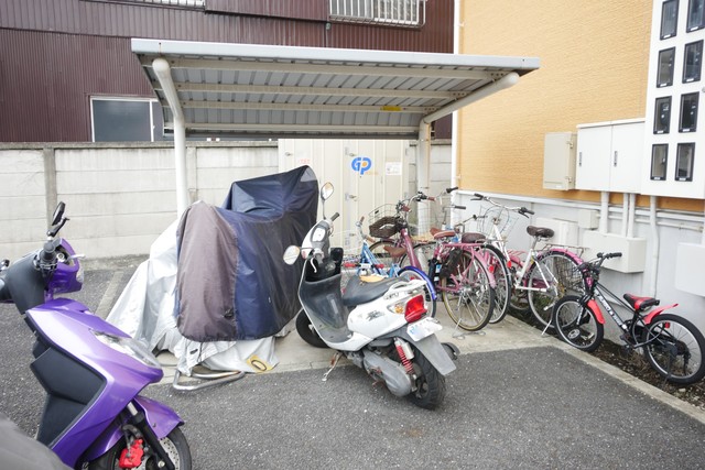 その他共有部分　★屋根付き駐輪場です★