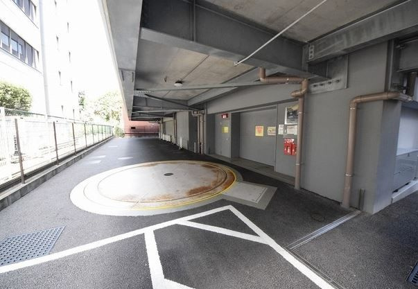 駐車場　駐車場に車を止められます
