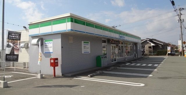 コンビニ　ファミリーマート小島店（コンビニ）まで360m
