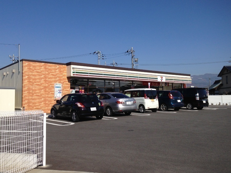 コンビニ　セブンイレブン山梨信玄橋店（コンビニ）まで611m