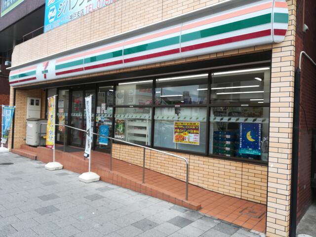 コンビニ　セブンイレブン神戸脇浜町3丁目店（コンビニ）まで68m