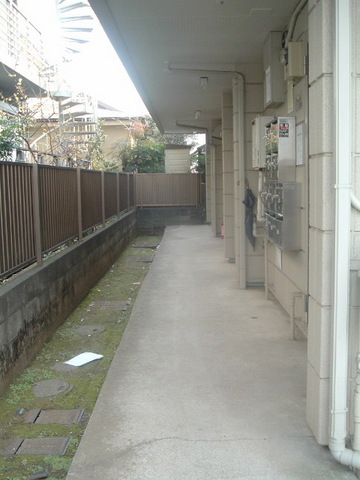 ロビー　１階共用廊下