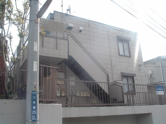 エントランス　南向き閑静な住環境　耐震耐火旭化成へーベルメゾン