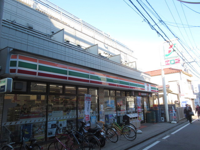 コンビニ　セブンイレブン横浜六角橋2丁目店（コンビニ）まで662m