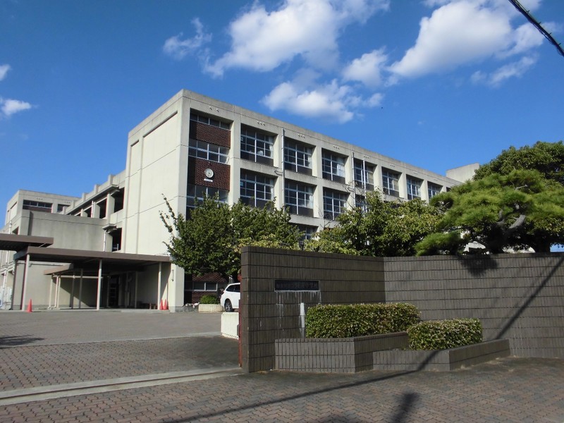 中学校　加古川市立陵南中学校（中学校）まで1210m
