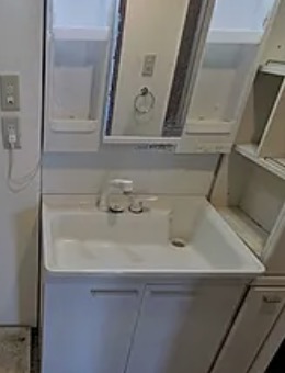 洗面設備　独立洗面台です。