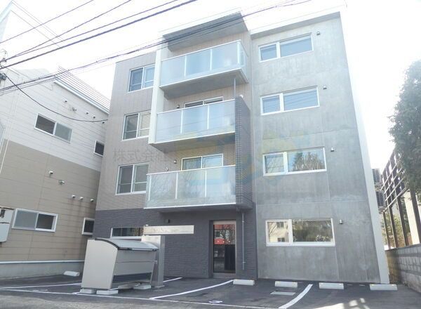 建物外観　エアコン完備の人気のデザイナーズ仕様のお部屋です♪