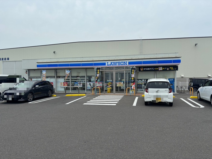 コンビニ　ローソン 名取閖上店（コンビニ）まで700m