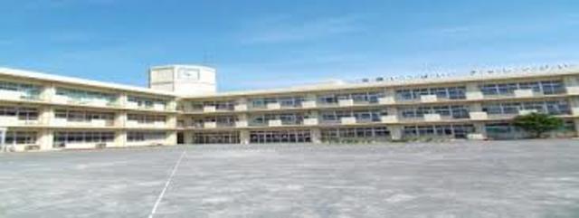 小学校　横浜市立奈良の丘小学校（小学校）まで654m