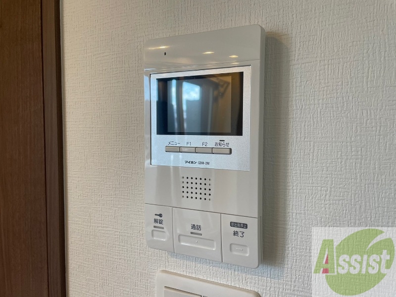 セキュリティ　ＴＶモニター付インターホンです。来客者の顔が見えるので安心！
