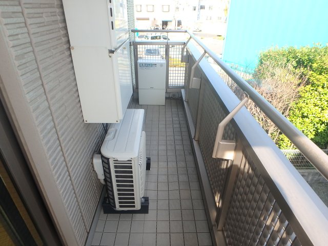 バルコニー　他のお部屋の参考写真となります。