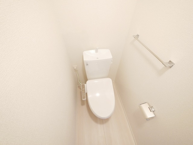トイレ　落ち着いたトイレです