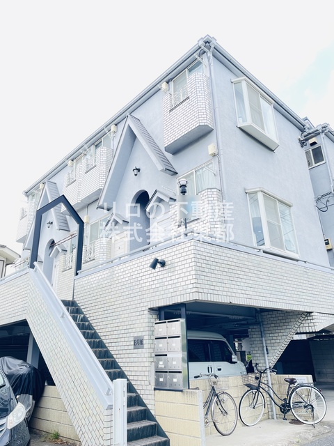 建物外観　周辺は閑静な住宅街ですので落ち着いた住環境です！