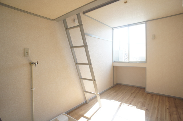 居室・リビング　※参考までに別のお部屋の写真を添付しております