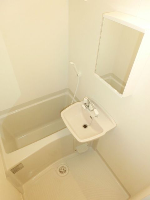 バス・シャワールーム　１日の疲れを癒してください