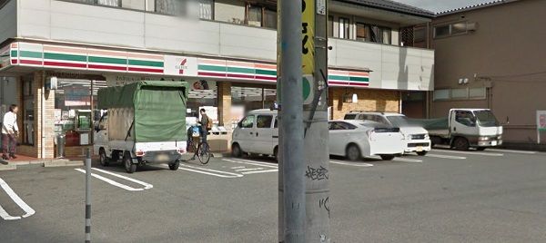 コンビニ　セブン-イレブン春日桜ヶ丘４丁目店（コンビニ）まで1218m