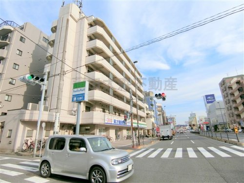 コンビニ　ファミリーマート かわだ多摩川店（コンビニ）まで431m