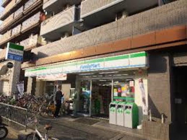 コンビニ　ファミリーマート東花園駅前店（コンビニ）まで368m