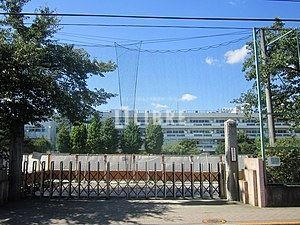 中学校　国分寺市立第一中学校（中学校）まで670m