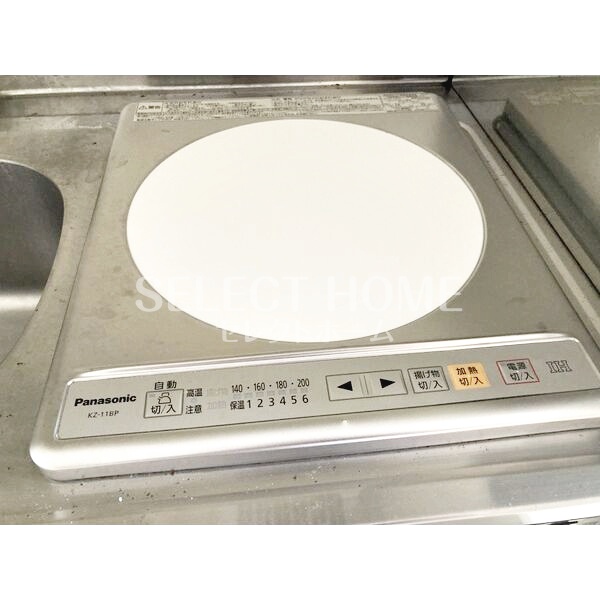 キッチン　コンパクトなキッチンで掃除もラクラク