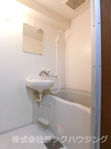 バス・シャワールーム　【お部屋さがしはラックハウジングにお問合せ下さいませ♪】
