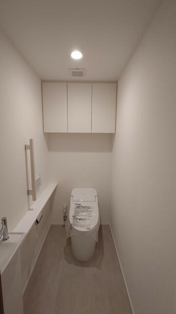 トイレ　※写真は同タイプ住戸です。