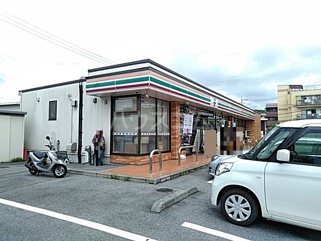 コンビニ　セブン-イレブン 宇都宮上戸祭南店（コンビニ）まで294m