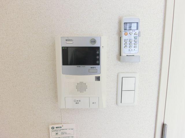セキュリティ　モニター付きインターホン