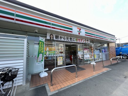 コンビニ　セブンイレブン 蕨中央2丁目店（コンビニ）まで101m
