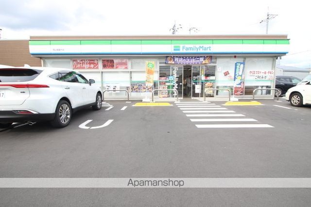 コンビニ　ファミリーマート福富中店（コンビニ）まで591m