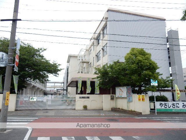 小学校　岡山市立福浜小学校（小学校）まで682m