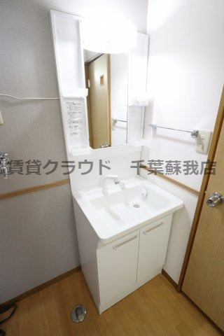 洗面設備　忙しい朝の身支度もこれなら安心ですね！