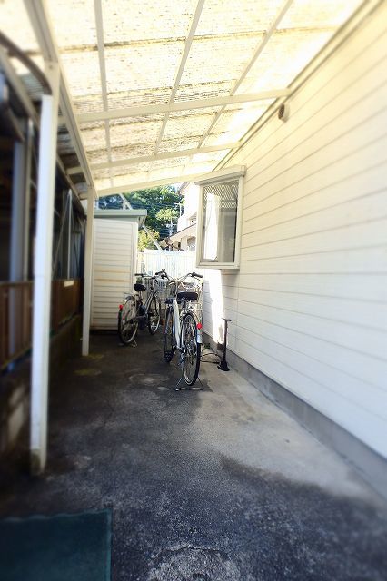 その他共有部分　屋根付き駐輪場あり☆