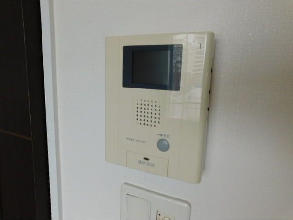 セキュリティ　来客の顔が見えて安心！TVモニターホン付きです♪