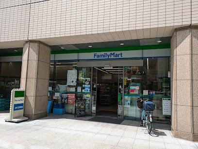 コンビニ　ファミリーマート 港南四丁目店（コンビニ）まで521m