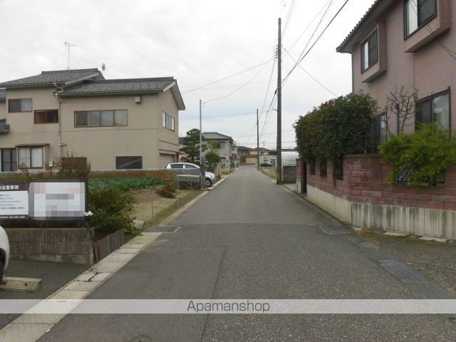 その他　前面道路（その他）まで0m