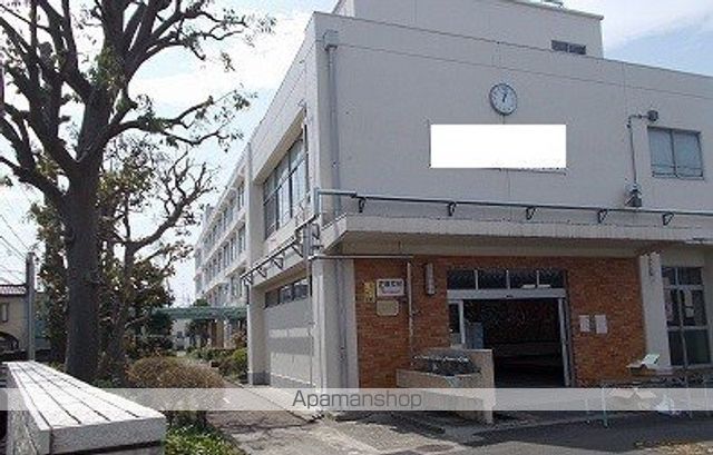 中学校　横浜泉が丘中学校（中学校）まで970m