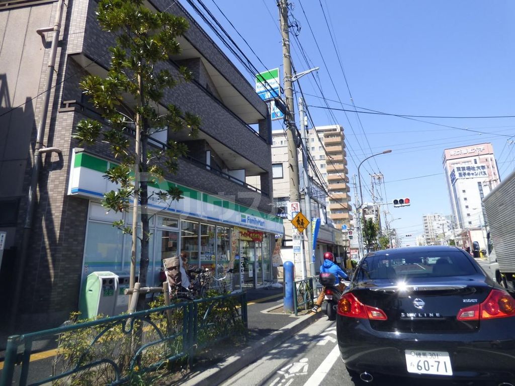コンビニ　ファミリーマート上中里三丁目店（コンビニ）まで140m