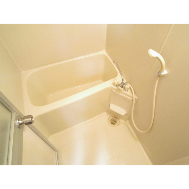 バス・シャワールーム　お風呂とトイレ別です☆