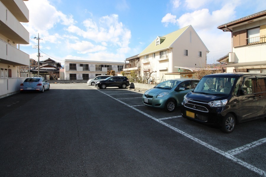 駐車場　駐車場