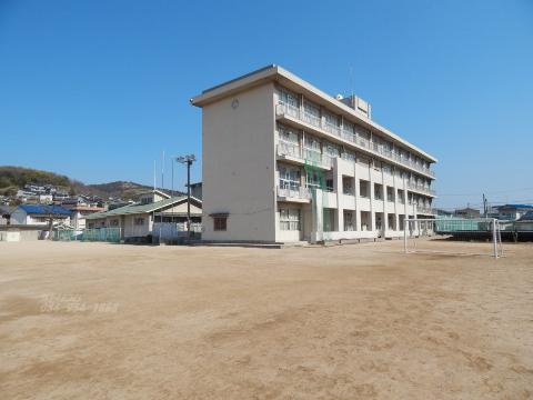 その他　福山市立柳津小学校（その他）まで301m