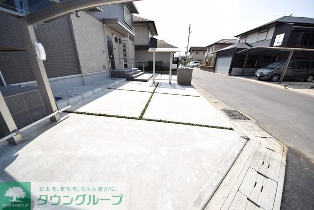 その他共有部分　物件前の様子（広くて閑静な住宅街）