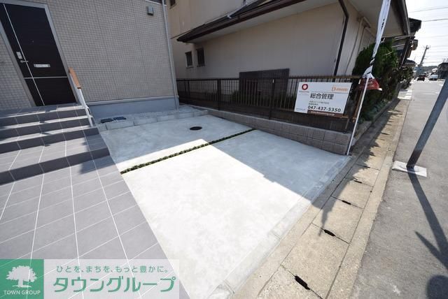 駐車場　敷地内駐車場